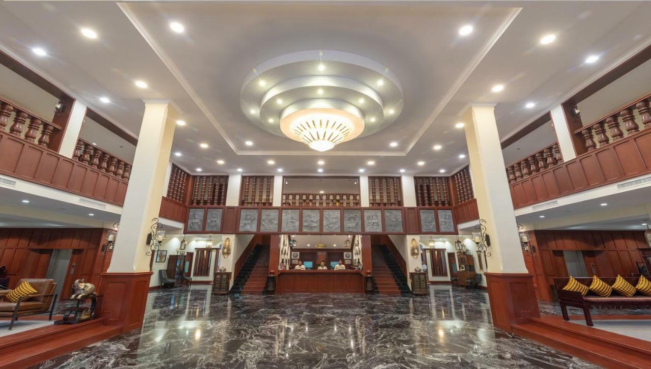 Hotel De La Renaissance Siem Reap Exterior foto